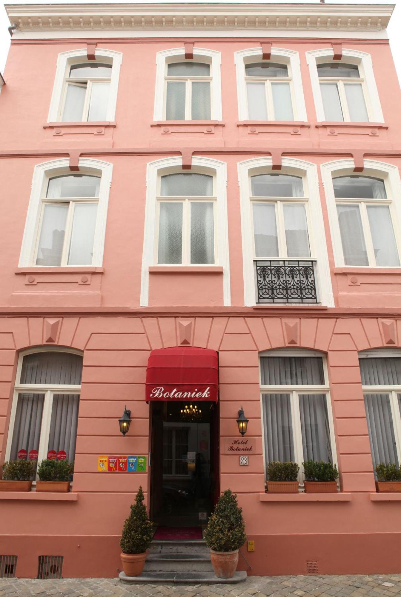 Botaniek Hotel 3*