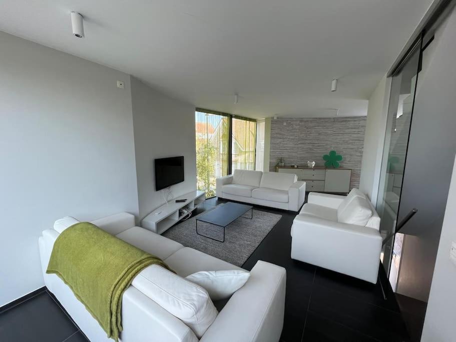 Ferienhaus Tube Nabij