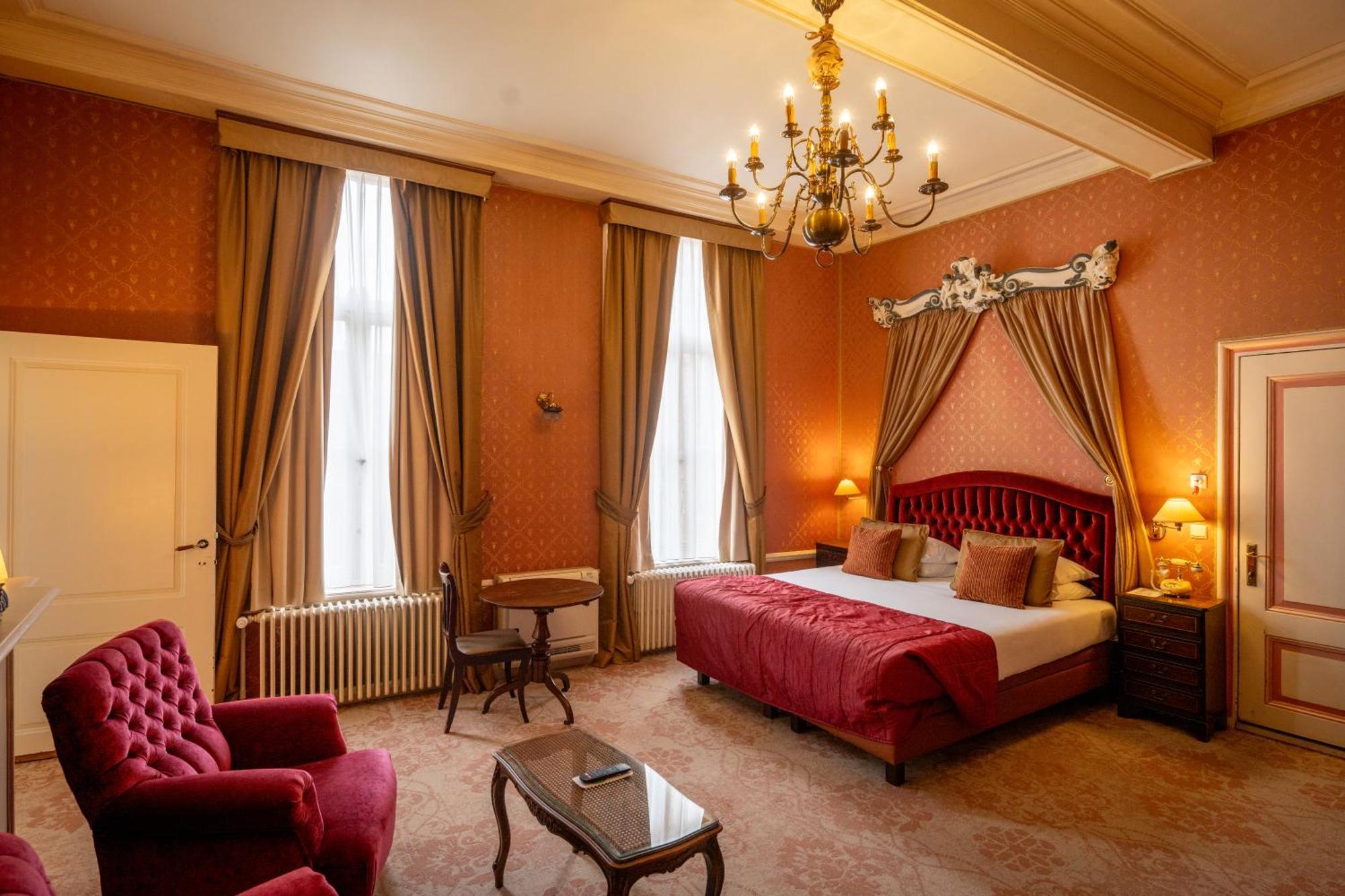 Jan Brito Hotel 4*