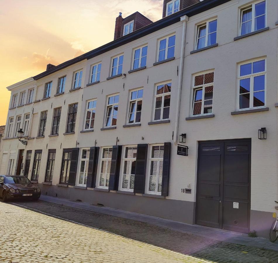 Boutique B&B The Townhouse Bed & Breakfast 4*