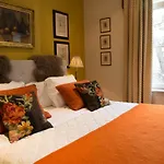 Two Rooms In Bruges