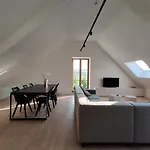 Beautiful 3-Bedroom - 3-Bathroom Appartment Pendula