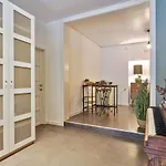 Huswell - Charming Getaway In The Historical City Center