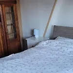 Family House, Free Parking, 15Min. Walk To City