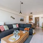 Huswell - Beachfront Apartment In Zeebrugge