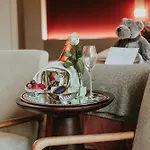 The Burgundy - Boutique B&B