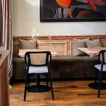 B&B Number 11 Exclusive Guesthouse