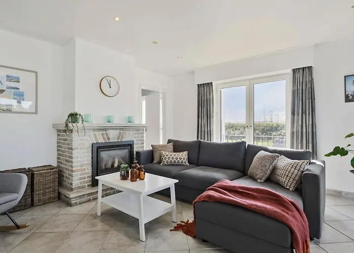 Huswell - Sea Bridge; Charming Apartment Near The Beach