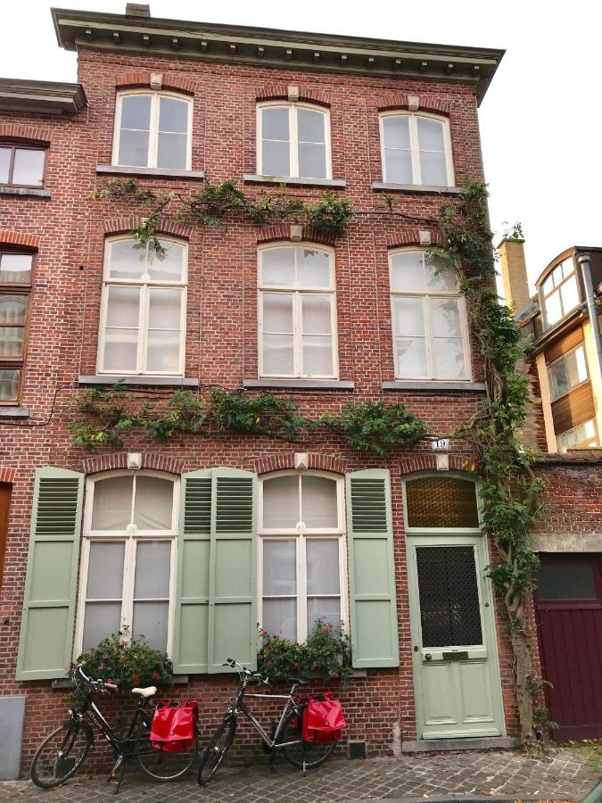 Bed & Breakfast West