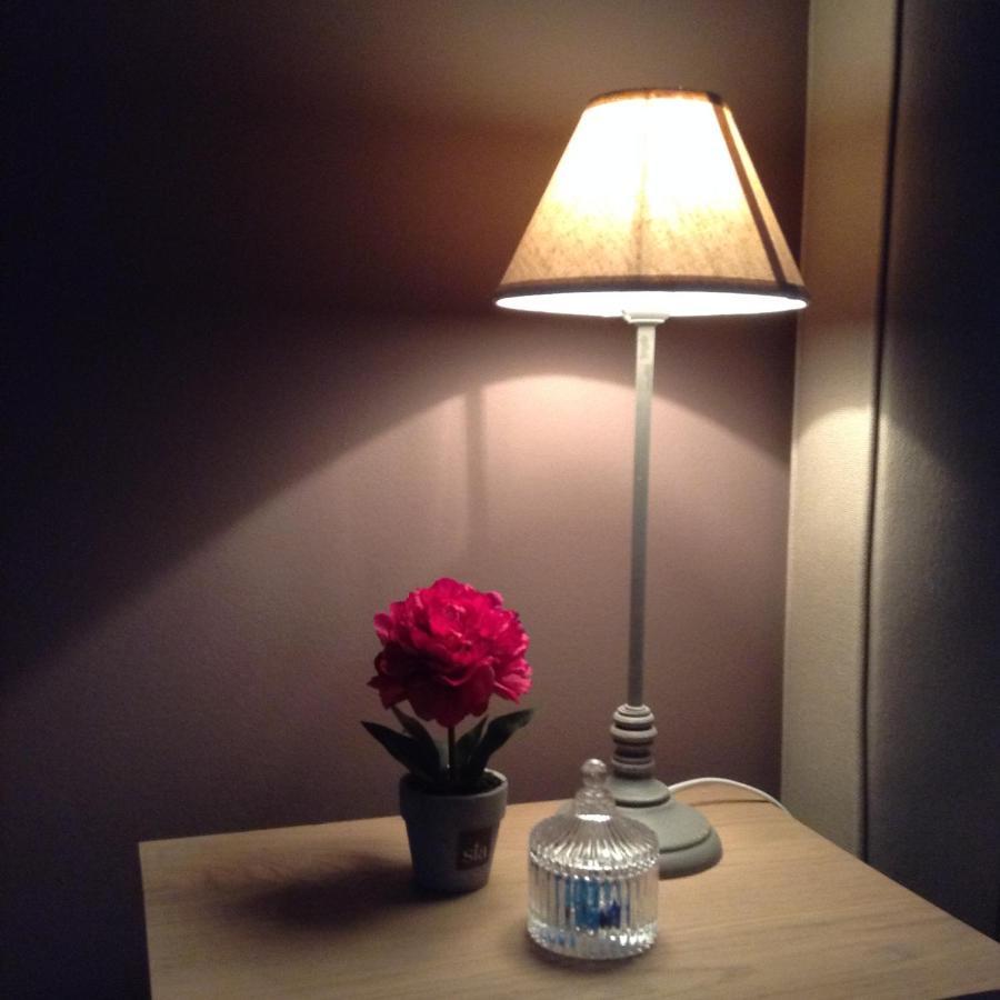 'southfield': Stylish & Quiet In Couette-café *