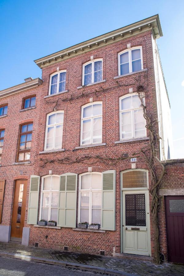 West Bed & Breakfast 2*