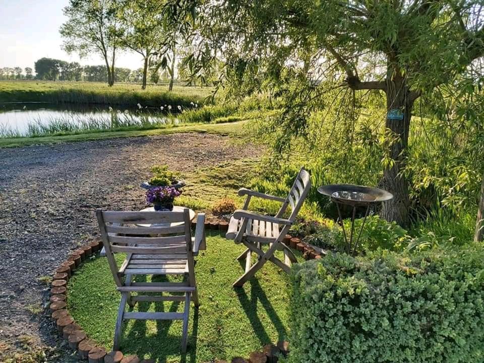 Bed & Breakfast Logies De Meerkoet