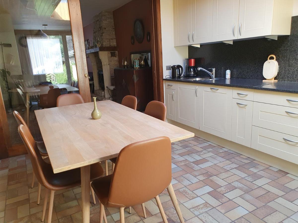 Holiday home Close To Centre, 3 Rooms, 2 Bathr & Wc, Free Parking & Wifi, Spacious Living Area & Kitchen Bruges