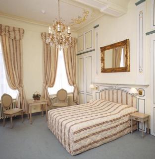 Jan Brito Hotel 4*