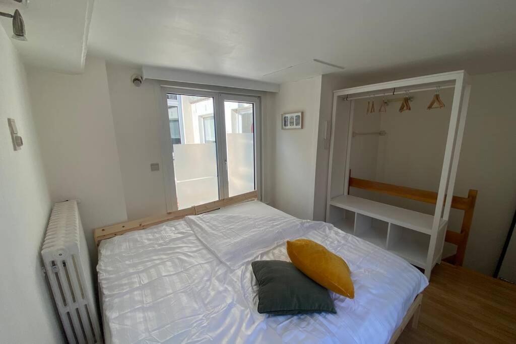 Apartment Studio With Terrace In 17th Century House *