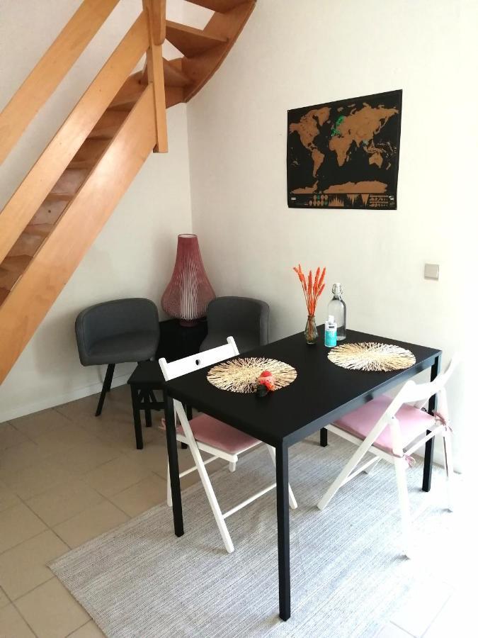 Studio With Terrace In 17th Century House Apartment