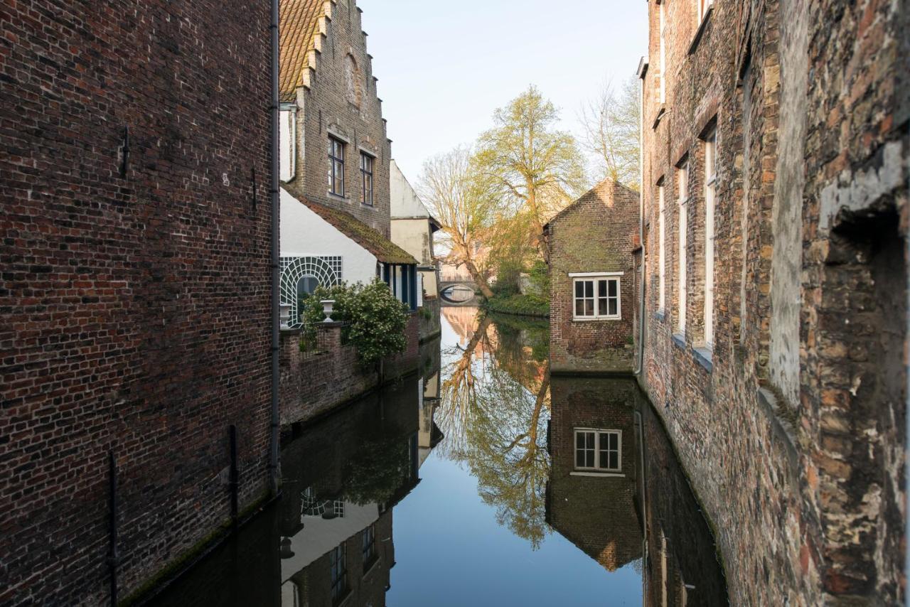 The Queen's Twelve By Romy&travis * Bruges