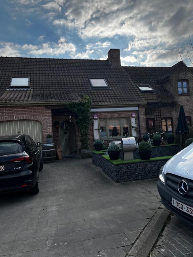 Khon Thai's House Gasthuis Brugge