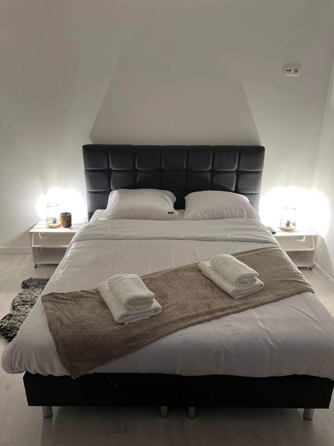 Ruime Luxe In Centrum Met Badkamer! Bruges