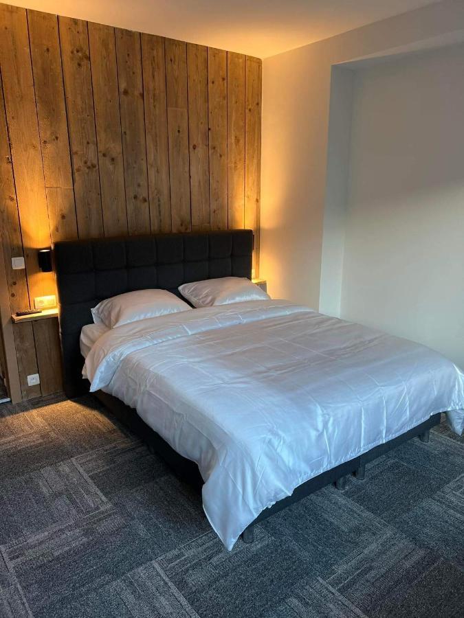 Nieuwe In Centrum Met Badkamer ! * Brugge
