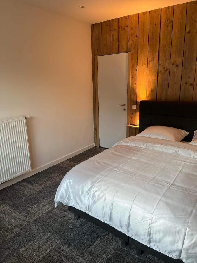 Nieuwe In Centrum Met Badkamer ! * Brugge