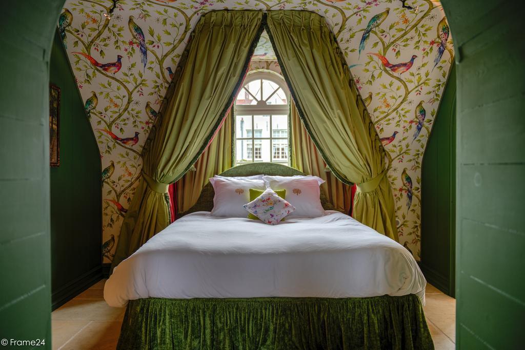 Exclusive The Secret Garden 3*