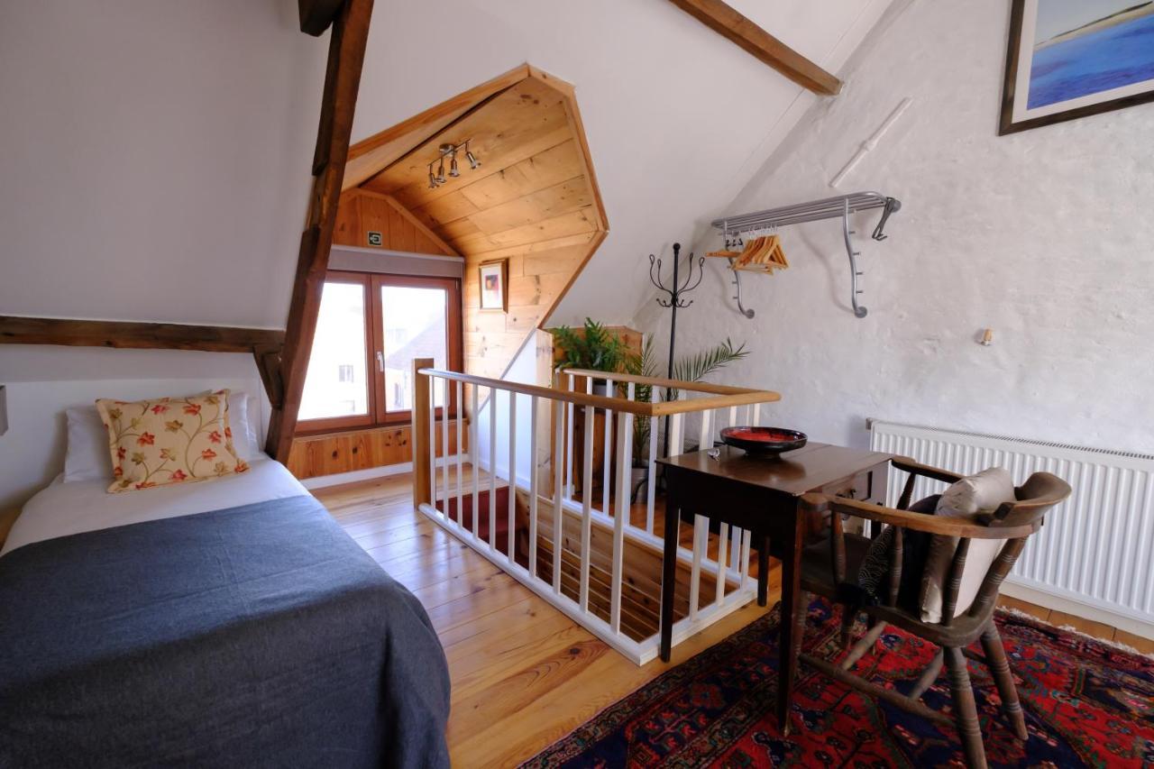 Collier's Bed & Breakfast 2*