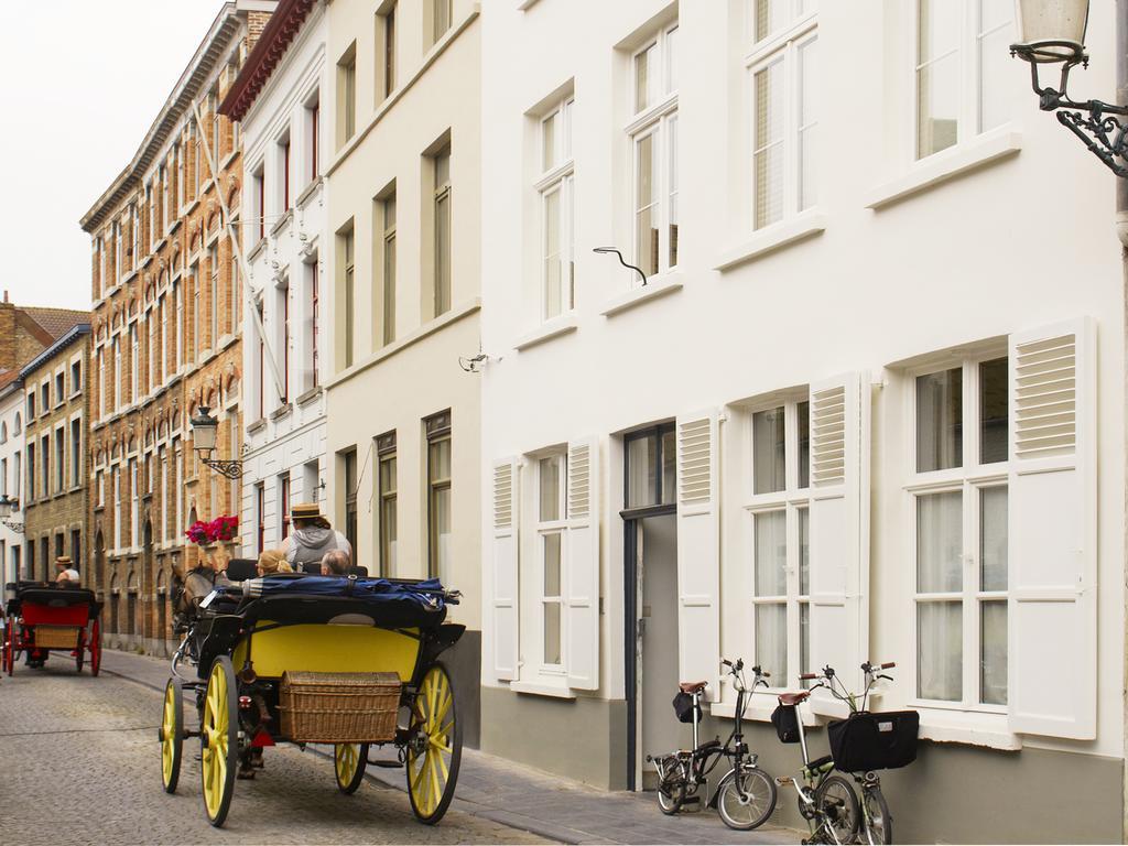 Bed & Breakfast Alphabet - Luxury And Art Gallery