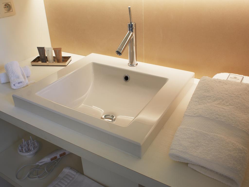 Alphabet - Luxury And Art Gallery Bed & Breakfast Bruges