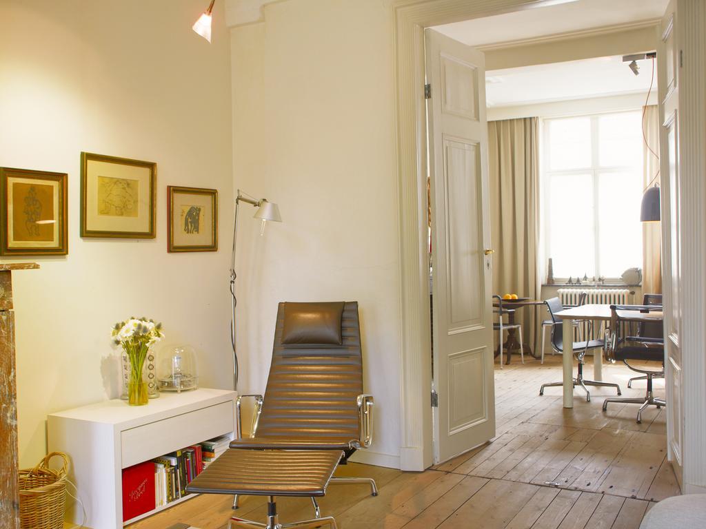 Bed & Breakfast Alphabet - Luxury And Art Gallery