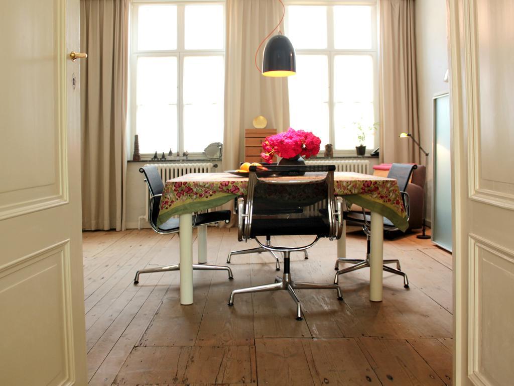 Bed & Breakfast Alphabet - Luxury And Art Gallery