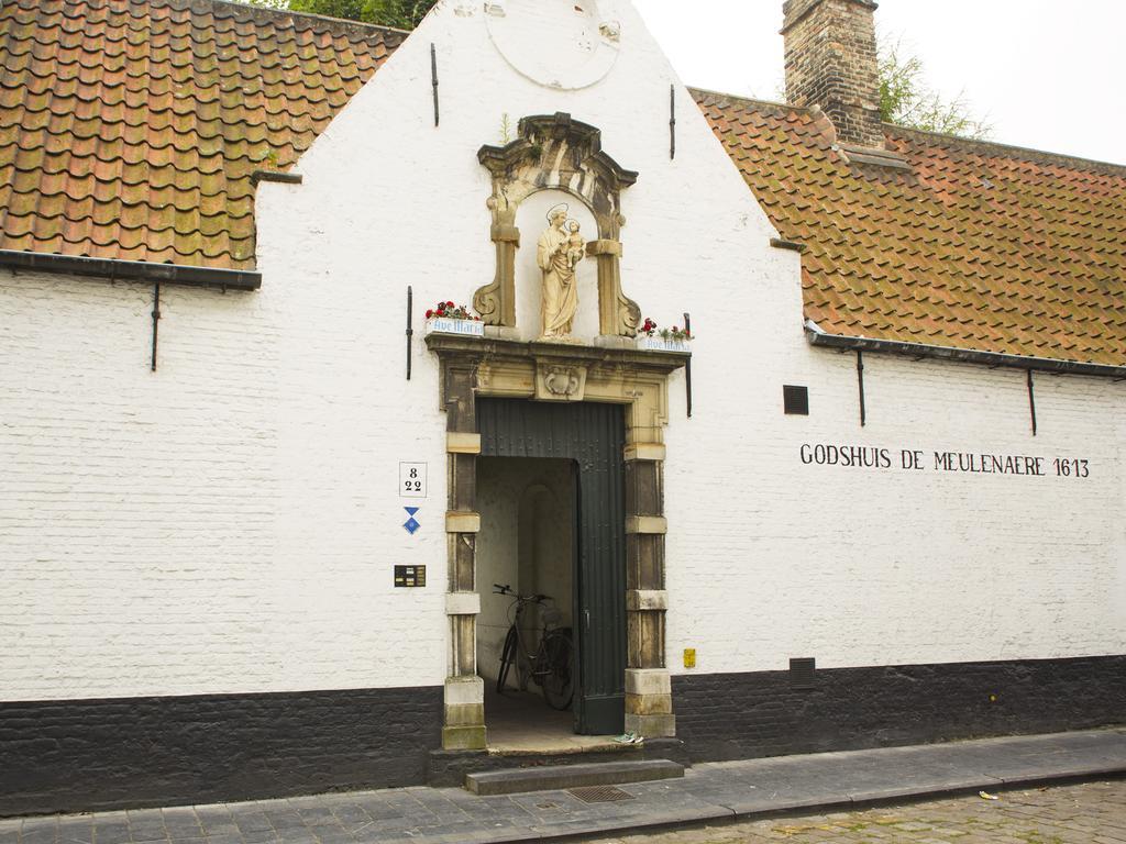 Alphabet - Luxury And Art Gallery Bed & Breakfast Bruges