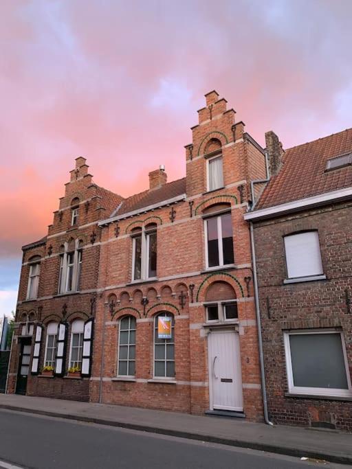 Burgerwoning Bij *
