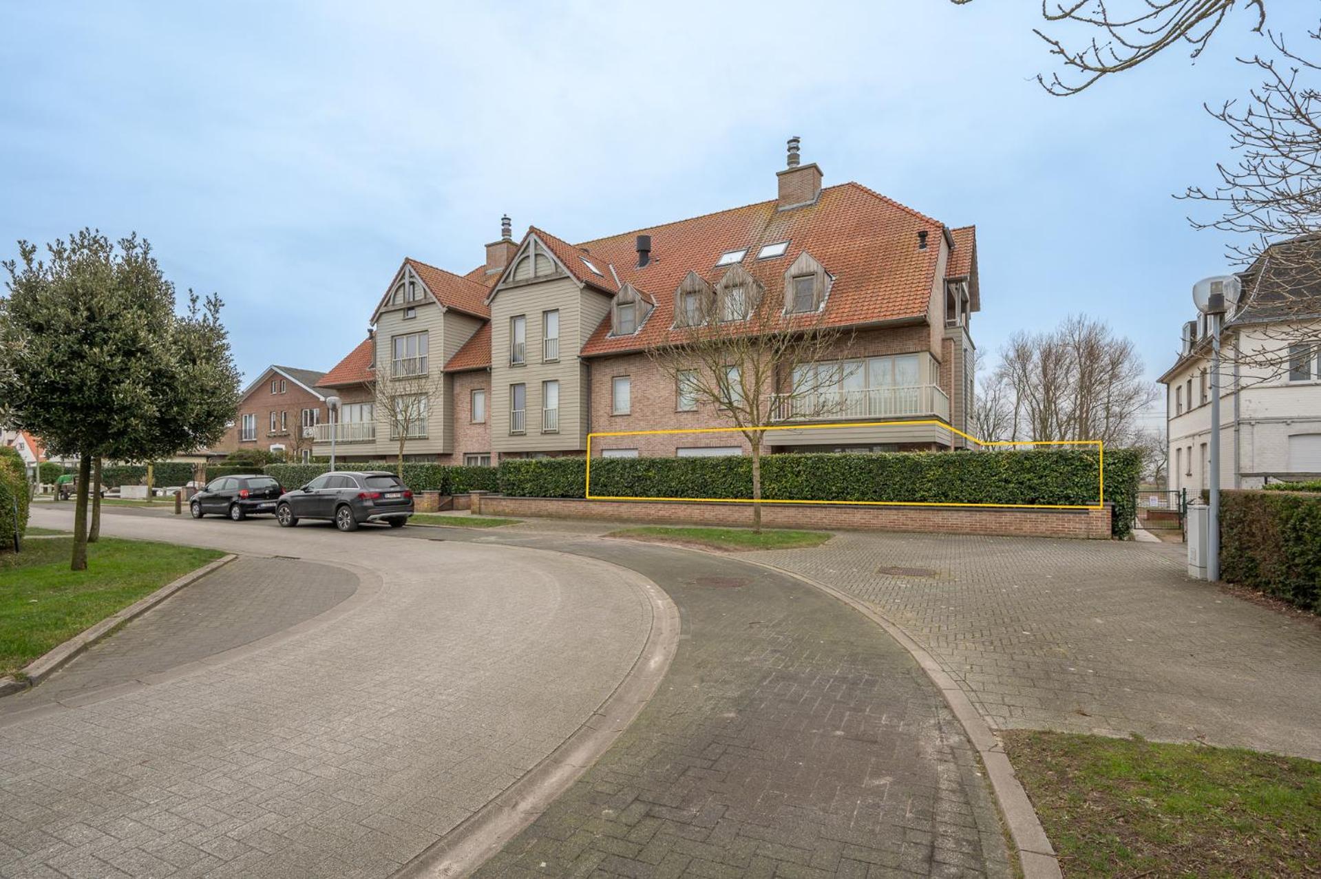 Beautiful Beach-appartment Between Knokke &