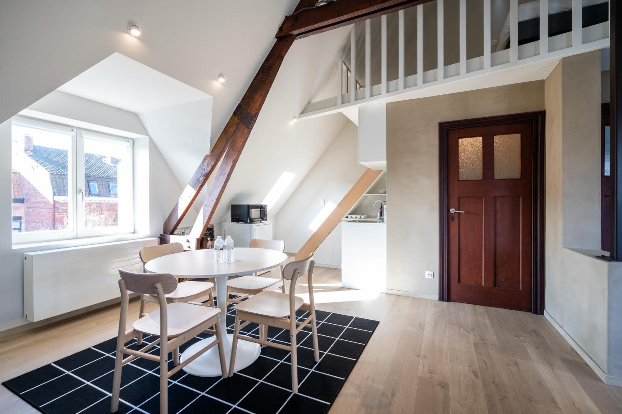 Gasthuis General Sixty-seven By Romy&travis *