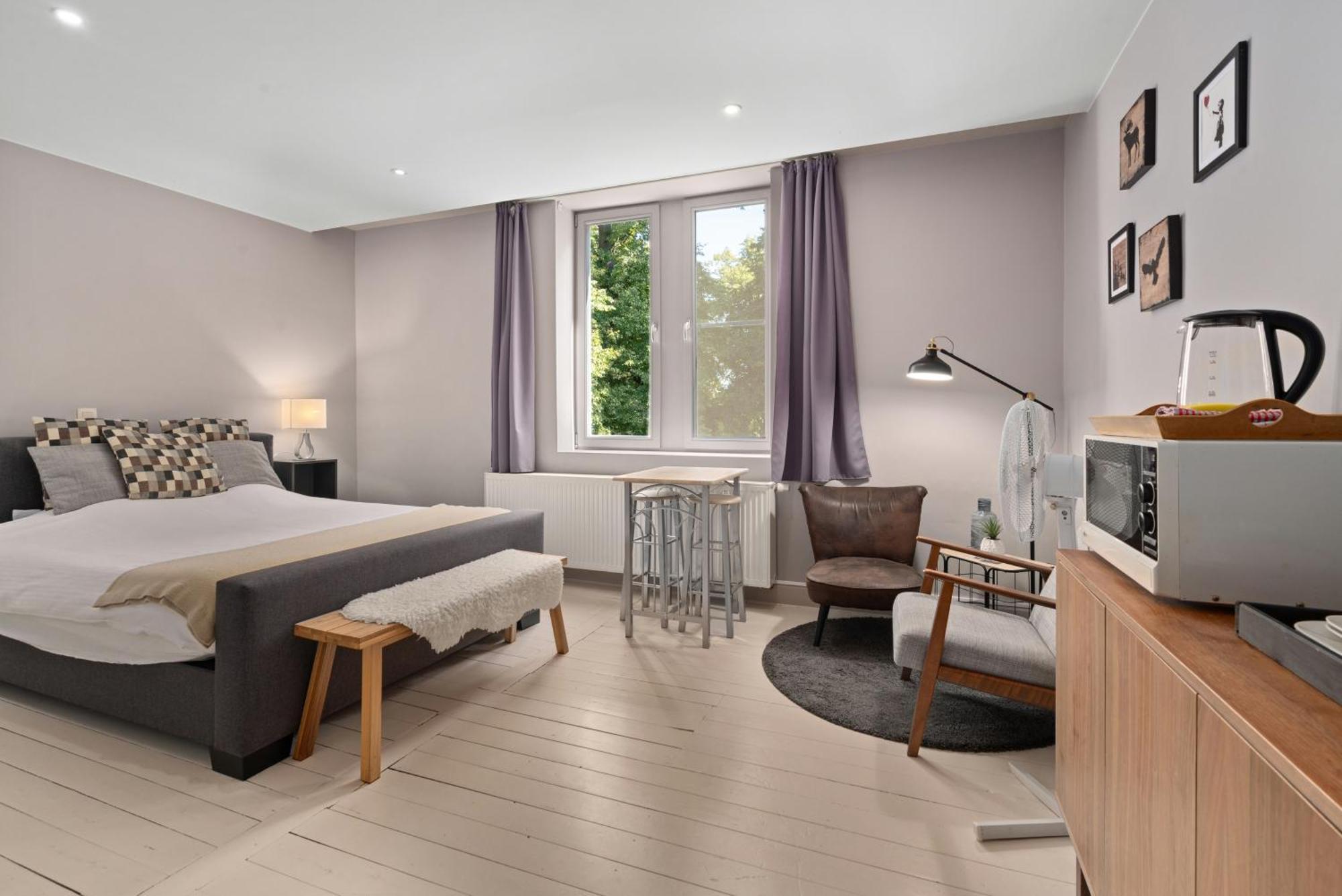 Spacious Guest Near Historic Market - 5 Min Walk Bruges