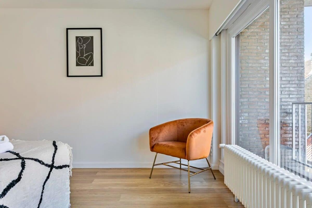 Anny's - Spacious In Center *