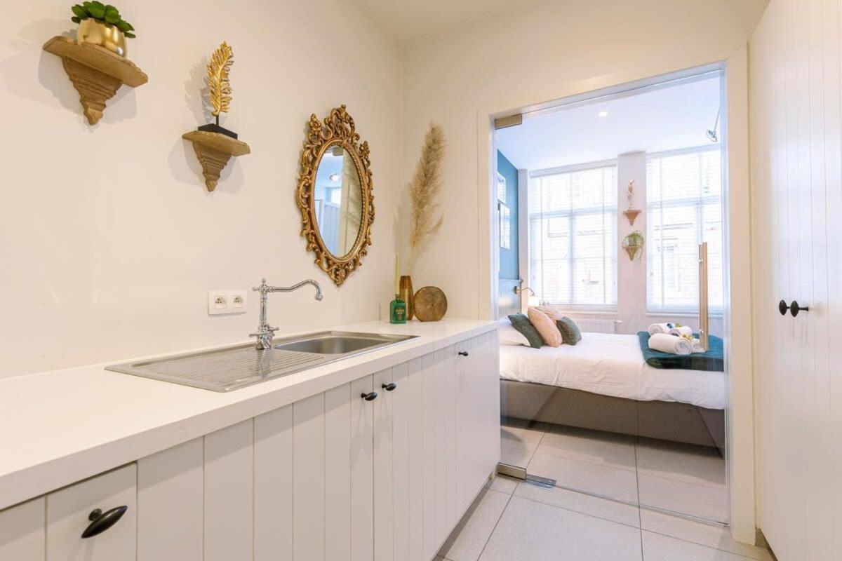 Huswell - Stylish In The Heart Of *