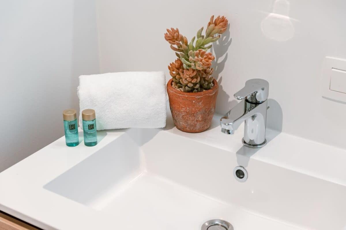 Huswell - Lovely New At The Harbor + Parking Apartment Bruges