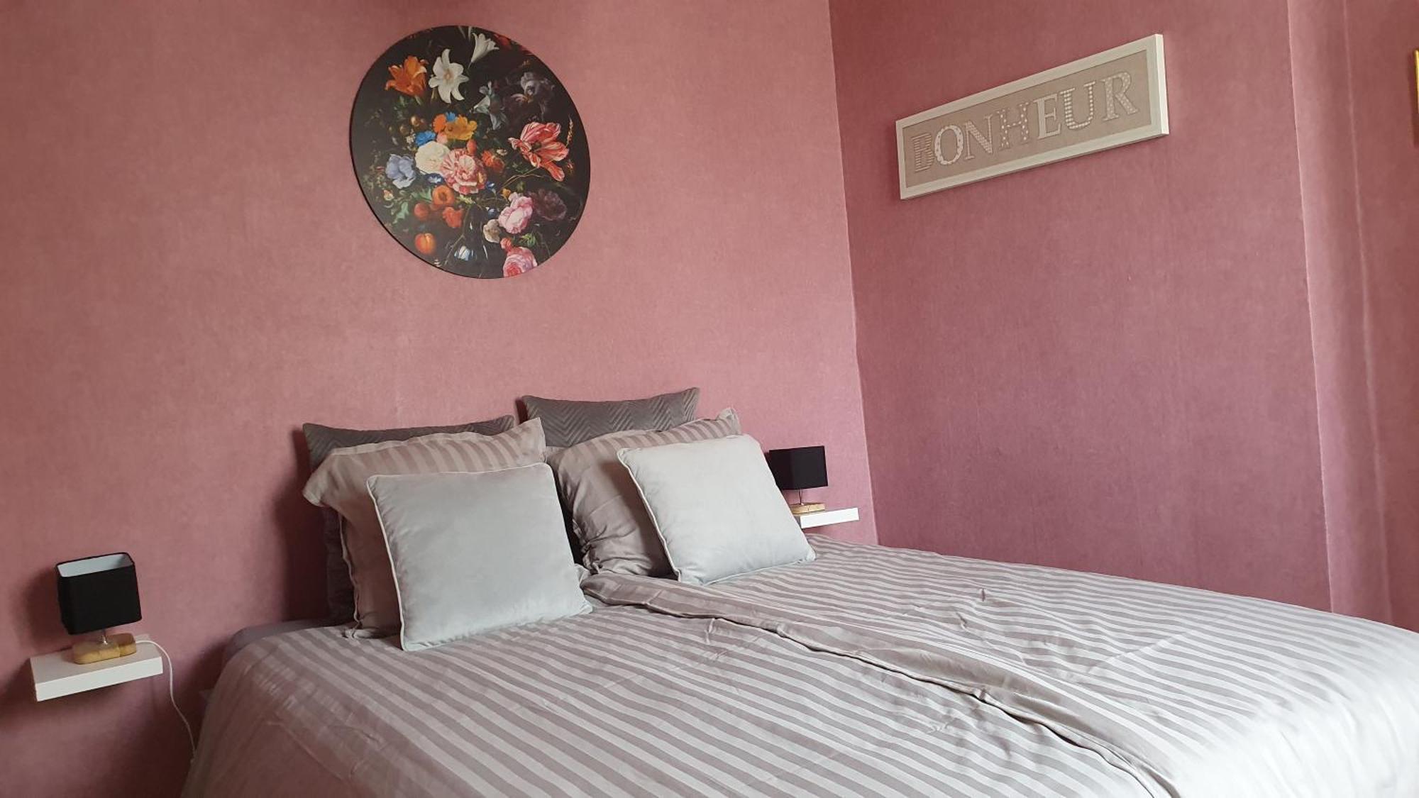 Close To Centre, 3 Rooms, 2 Bathr & Wc, Free Parking & Wifi, Spacious Living Area & Kitchen Holiday home *