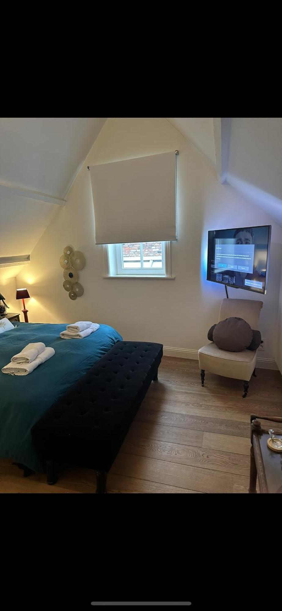 Luxury 2 Bedrooms 2 Bathrooms 3 Beds * Bruges