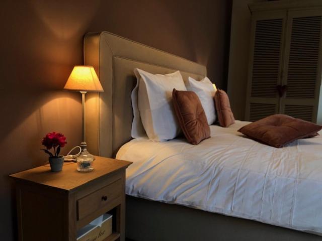 'southfield': Stylish & Quiet In Couette-café
