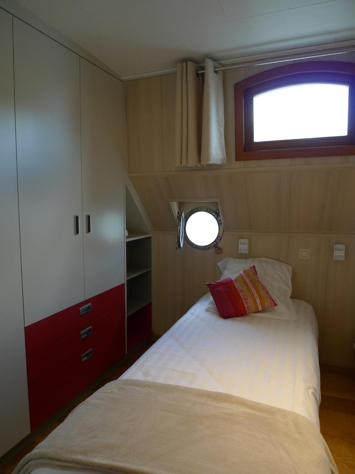 Barge Johanna *