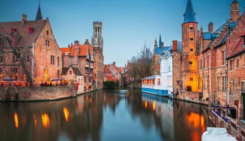 La Maison Noire Au Coin Brugge