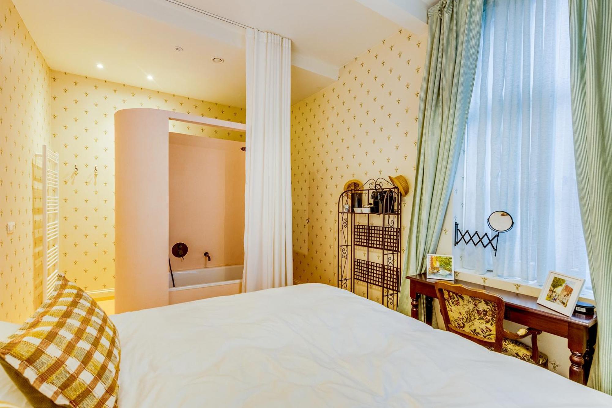 Gezellige Romantische Kamer In Hartje Miss Marlyn Couette-café *