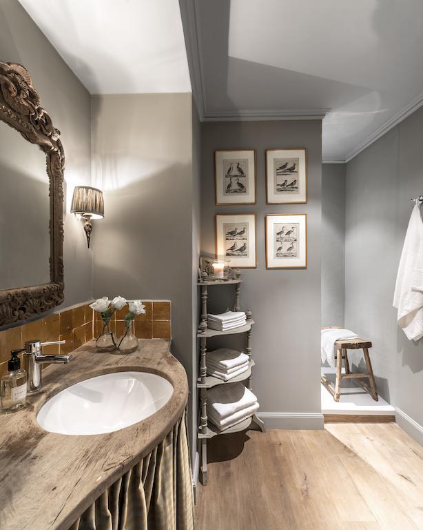 Apartment Dijver - Serene Escape In The Heart Of Historic Bruges