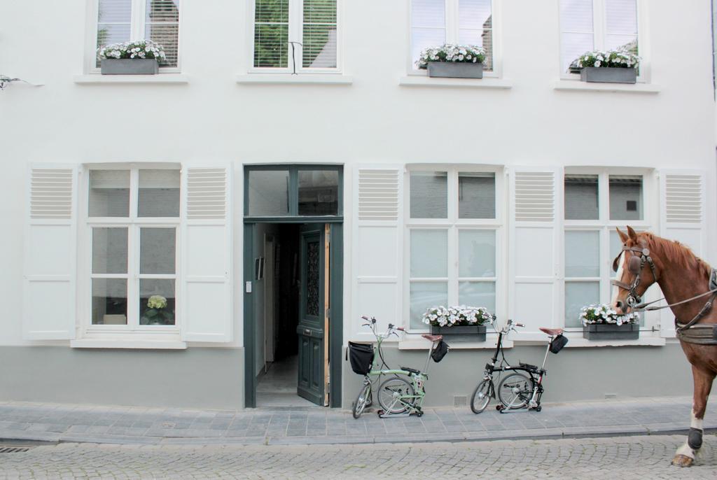Bed & Breakfast Alphabet - Luxury And Art Gallery