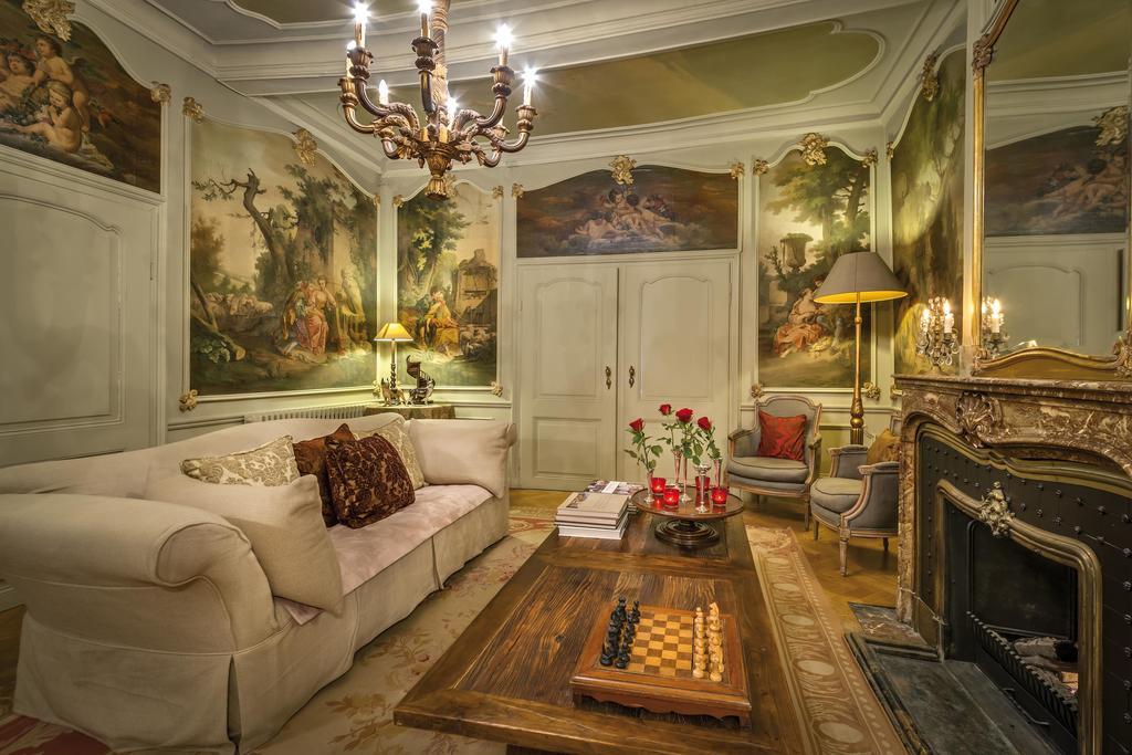 Maison Le Dragon Bed & Breakfast 4*