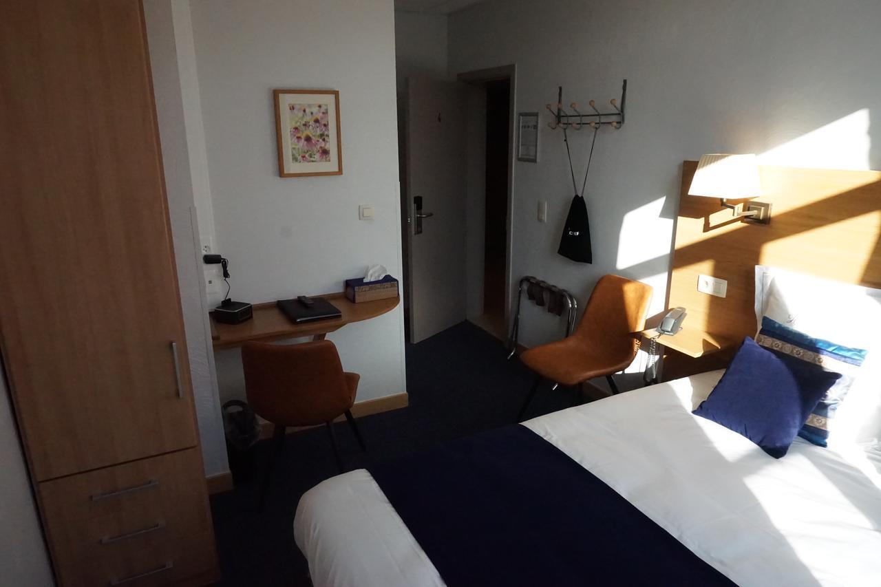 Asiris Hotel