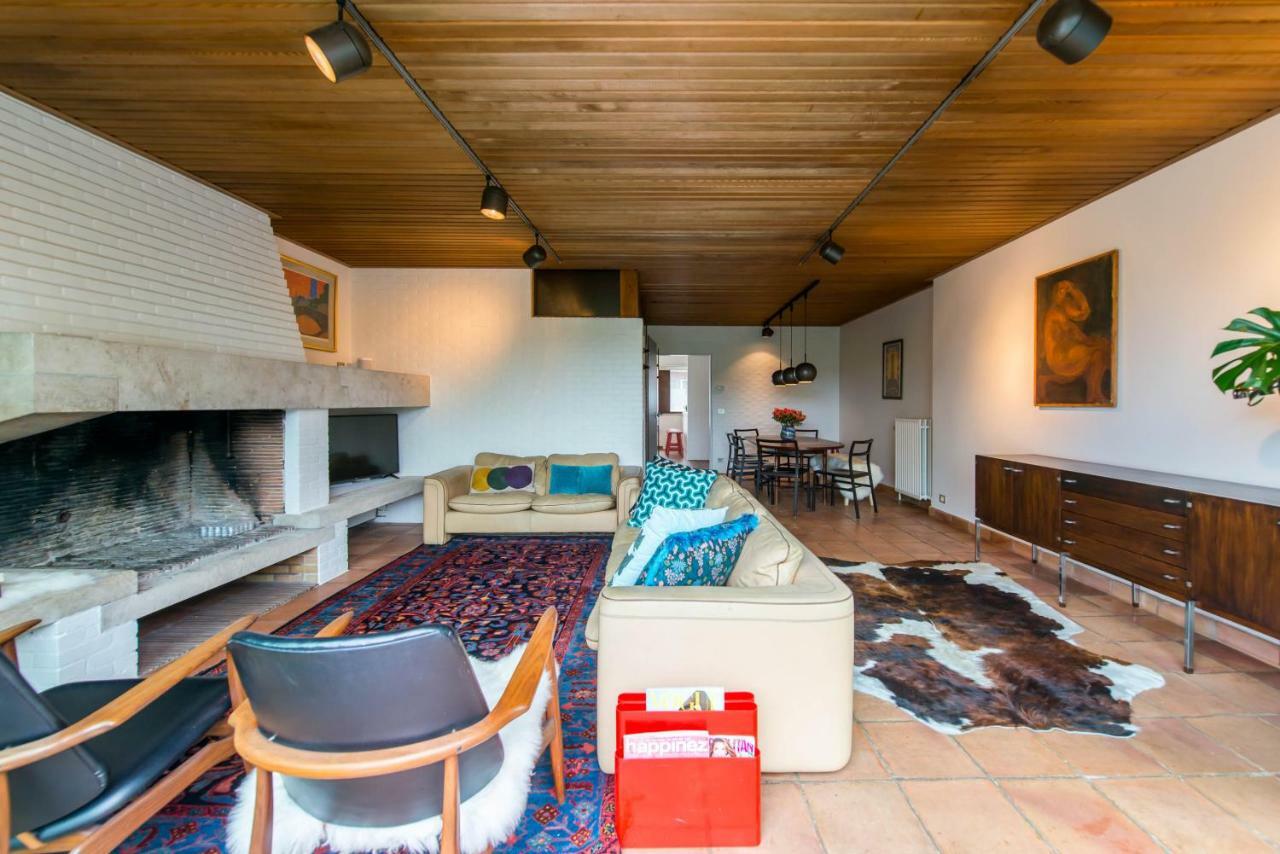 Vintage Duplex In Apartment *